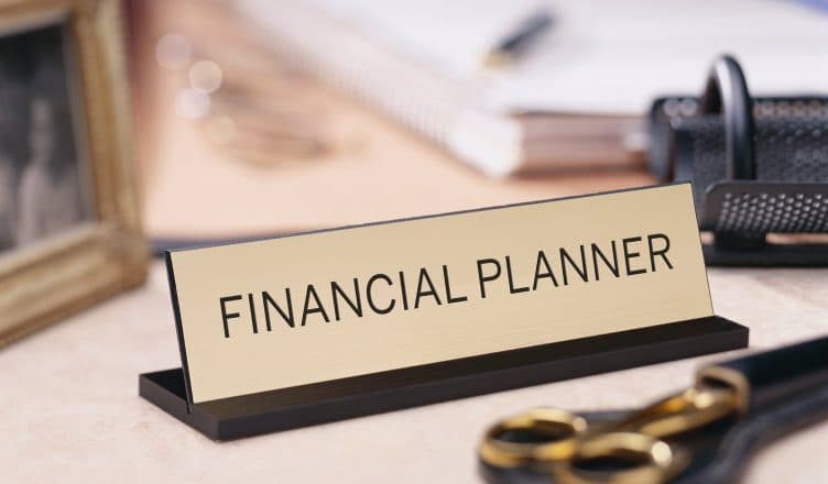 Why You Need a Certified Financial Planner in Mumbai (Not Just a Mutual Fund Agent)?